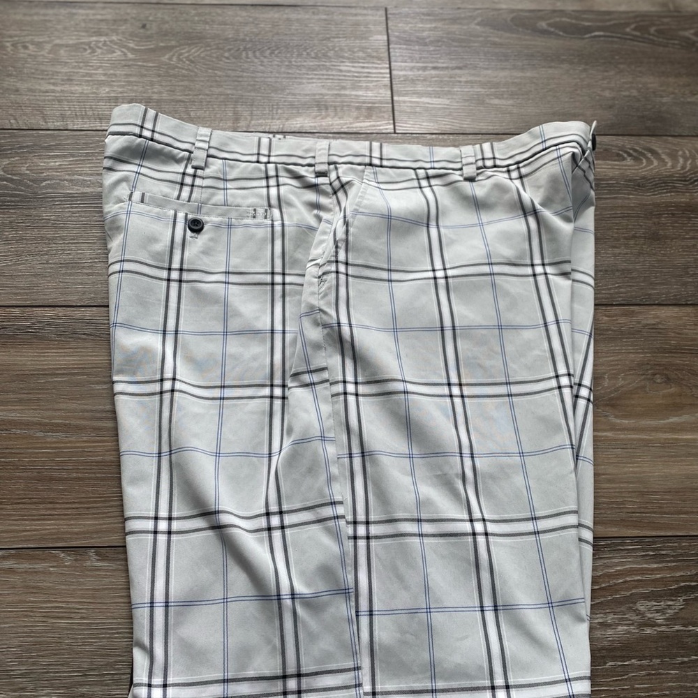 🌞3 for $15 Izod Gray Flat Front Shorts Casual Style - Picture 8 of 11
